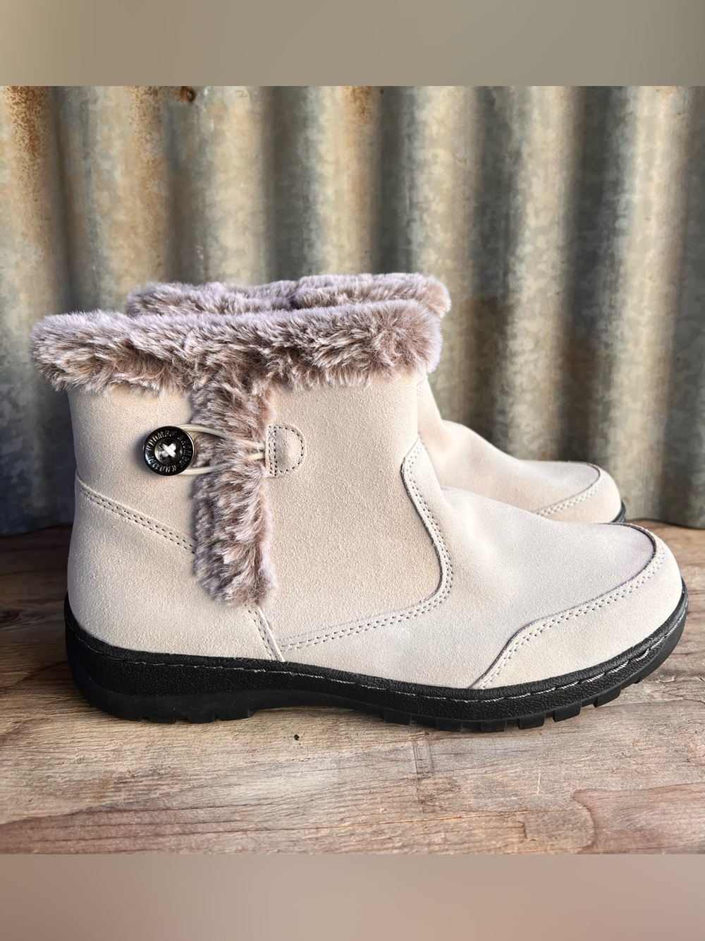 Khombu Iris women's winter ankle boots